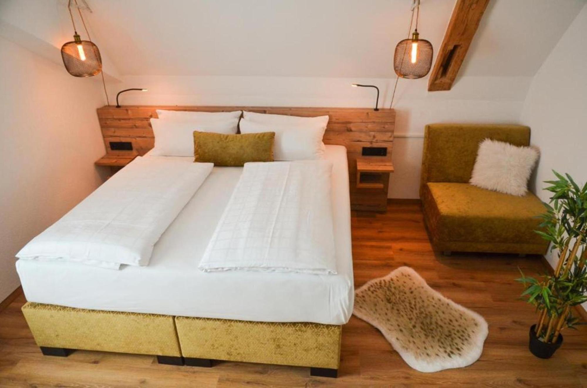 Gasthof Zum Ritter - A Cozy Historical Landmark Ulma Esterno foto